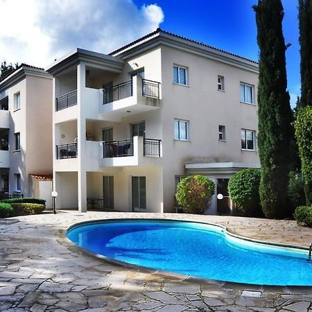 Poolside 2 Bedroom Apt, Paphos Riviera, Universal Area Exterior foto