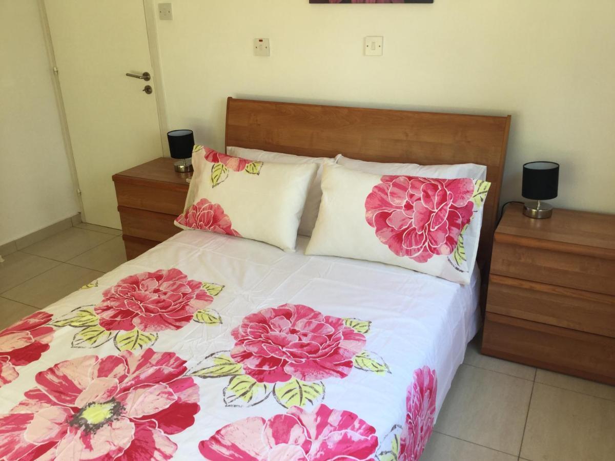 Poolside 2 Bedroom Apt, Paphos Riviera, Universal Area Exterior foto