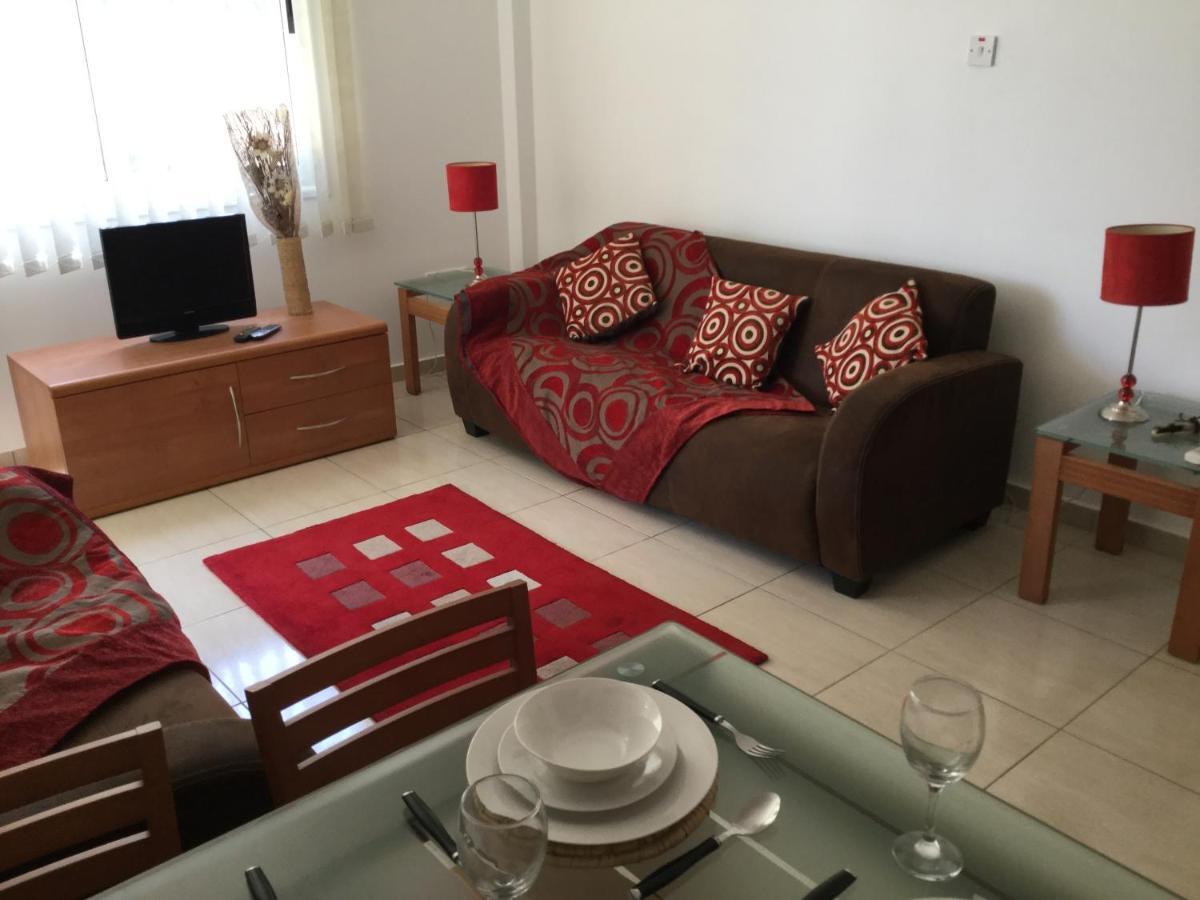 Poolside 2 Bedroom Apt, Paphos Riviera, Universal Area Exterior foto