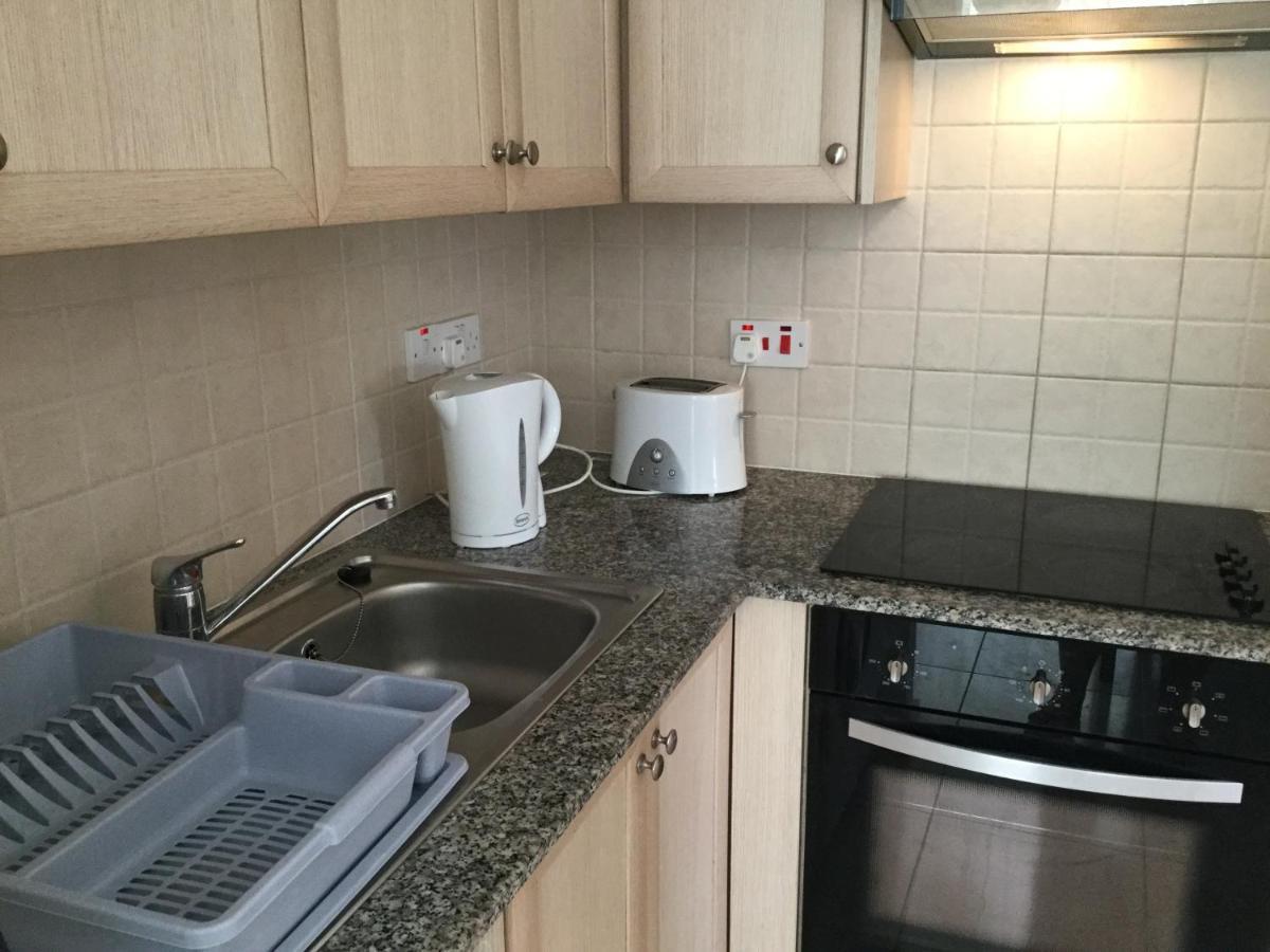 Poolside 2 Bedroom Apt, Paphos Riviera, Universal Area Exterior foto